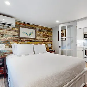 The Coral Cove Apartment